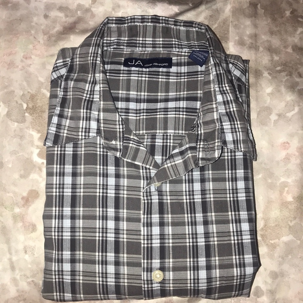 Men’s long sleeve dress shirt